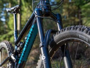 Front Suspensio­n Mountain Bike: Mountain Bike Fork with Suspension