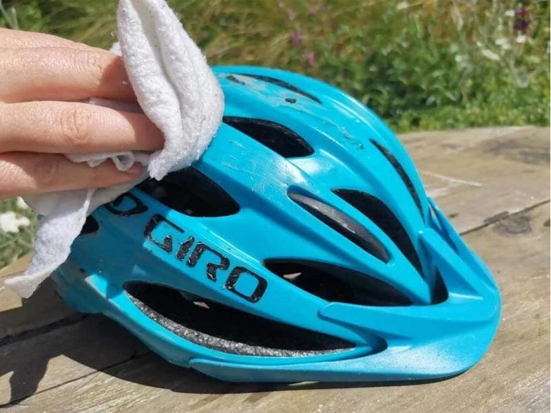 Easy Guide on How to Wash a Bike Helmet for Comfortable Ride