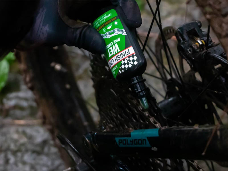 How to Lube Mountain Bike Chain: Guide for a Beginner!