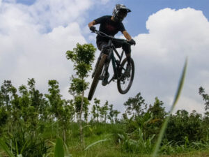 Discovering 5 Advantages of Mountain Biking - Polygon Bikes