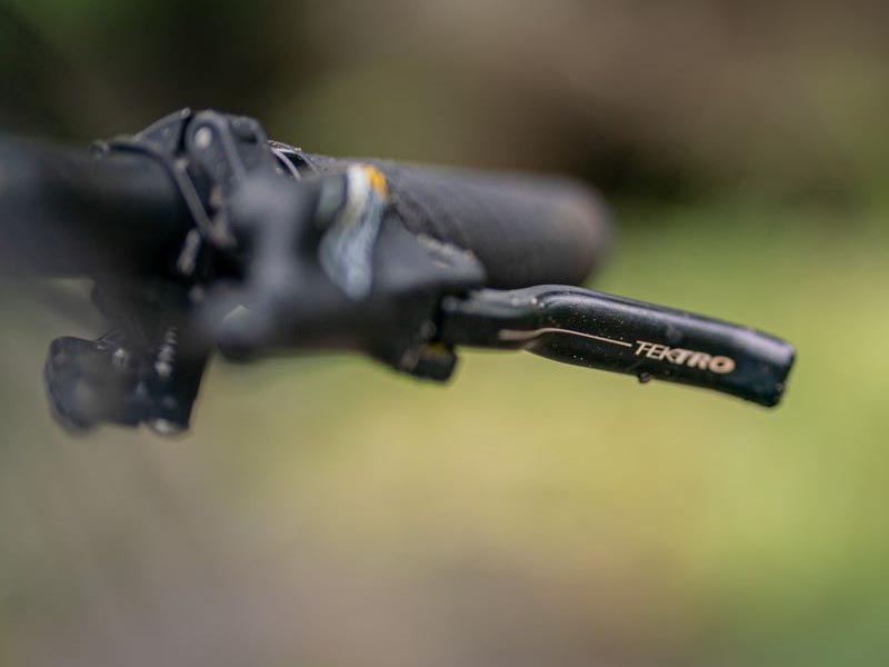 how to adjust bike brake levers