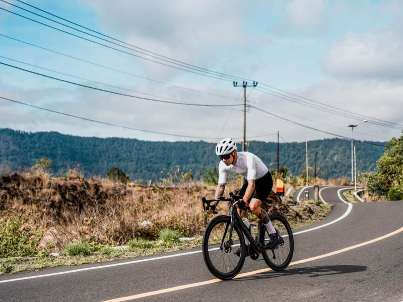 Hybrid Bicycle vs Road Bike, Which one is Better to Have? Rodalink