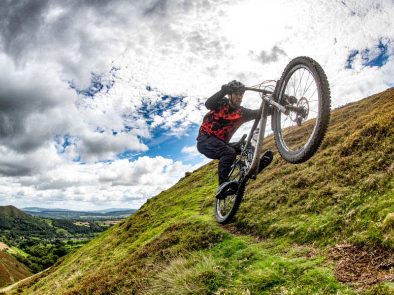 Road Bike vs Mountain Bike, Which One is Best For You? Rodalink