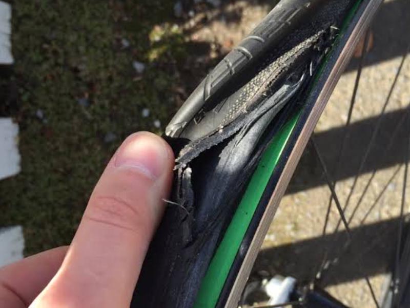 3 Tips on How to Change a Road Bike Tire, Easy Guide Rodalink