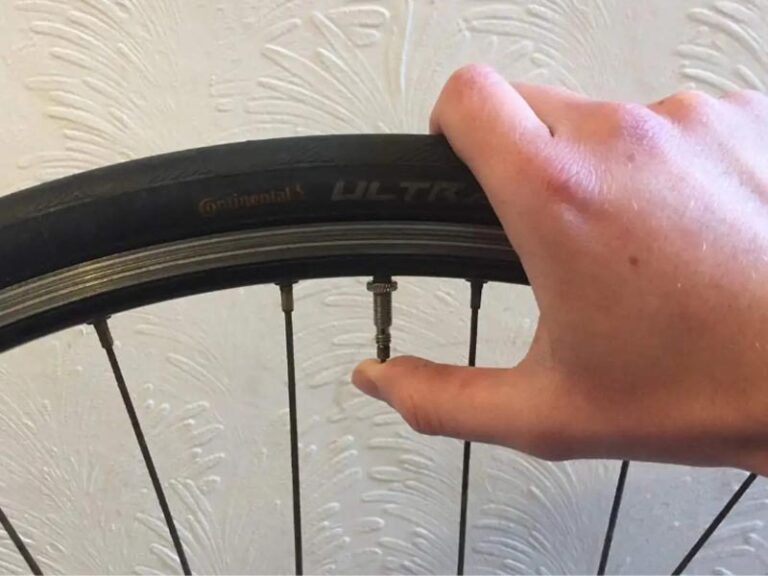 Easy Guide on How to Change a Road Bike Tire Inner Tube Rodalink