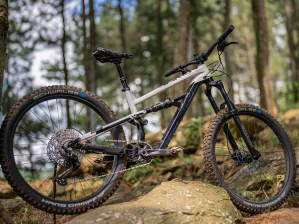 Hybrid Bike vs Mountain Bike: Which One Suits You Better? - Rodalink