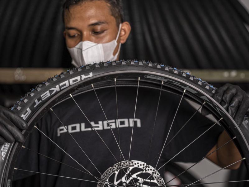 3 Tips on How to Change a Bike Tube Without Tire Levers Rodalink