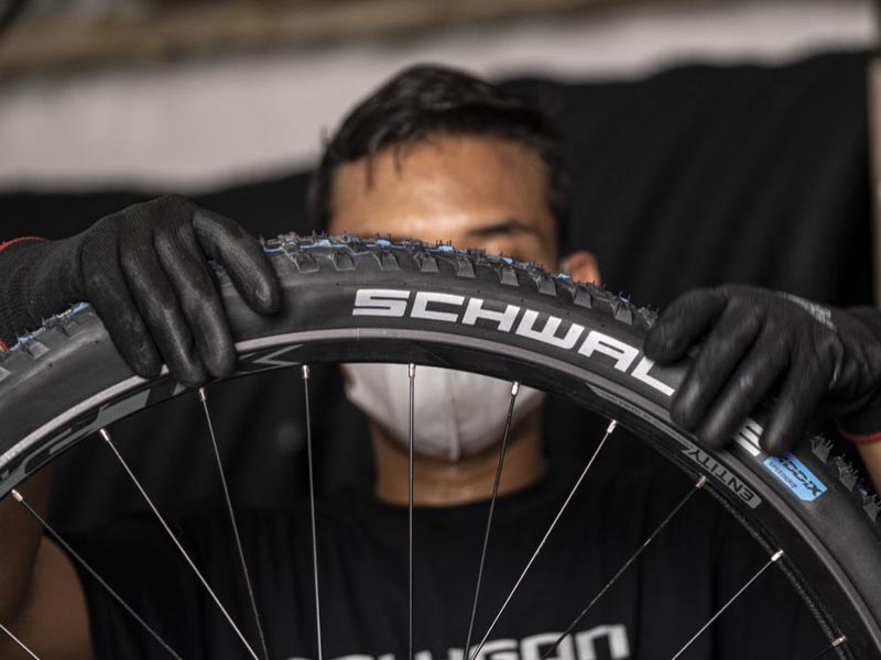 3 Tips on How to Change a Bike Tube Without Tire Levers Rodalink