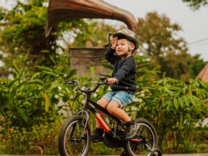 Kids bike safety discount gear