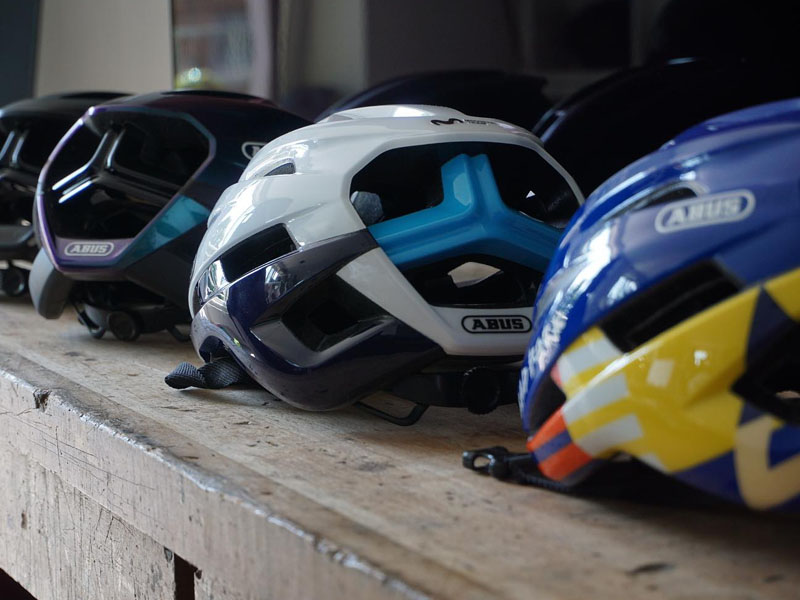 3 Factors that Contribute to Helmet Expiration