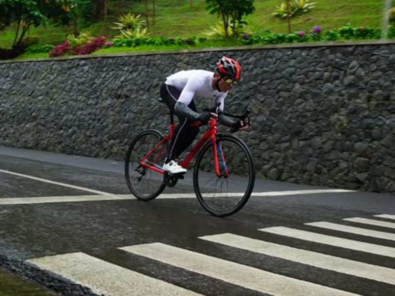 6 Tips for Comfortable and Safe Road Cycling