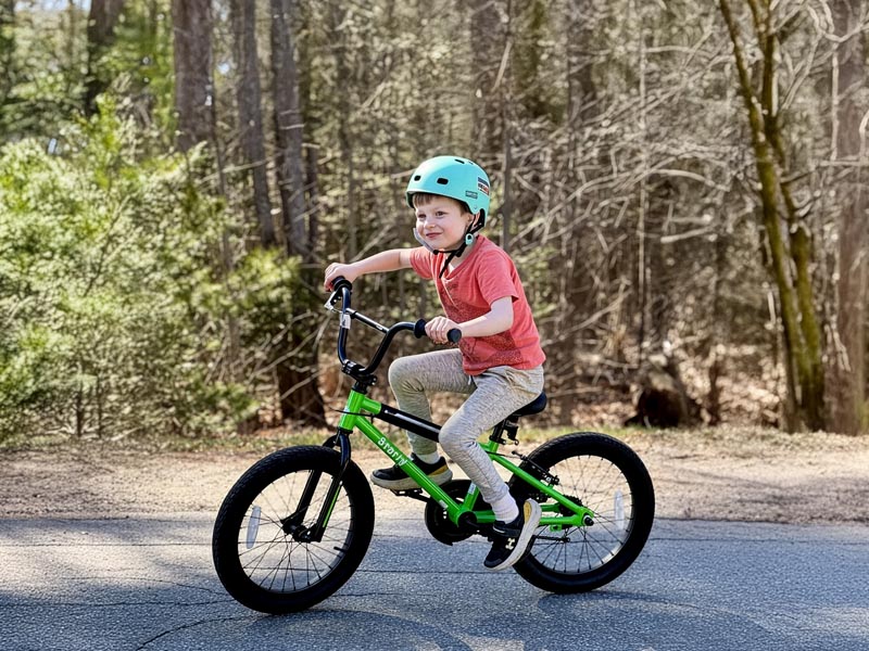 Belajar BMX dengan sepeda terbaik menjadi makin menyenangkan