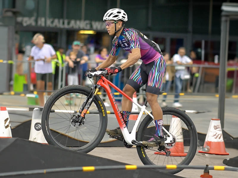 Riyadh Hakim tackle various bumps and steep on this XCE National Championship easily