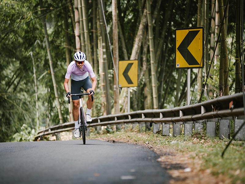 Climbing hills with a lightweight road bike