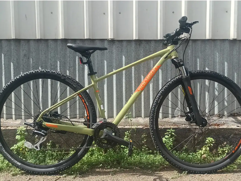 Polygon Heist X2 hybrid bike in parking position