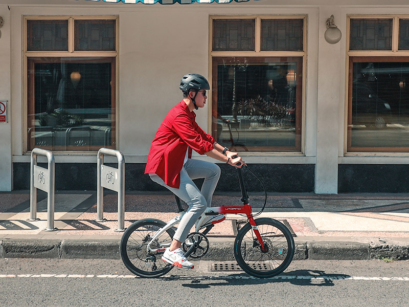 Riding the Polygon Urbano 5 in Singapore