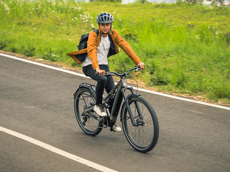 Keseruan berkendara dengan sepeda listrik
