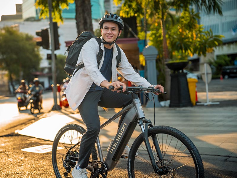 Gowes santai dengan sepeda elektrik