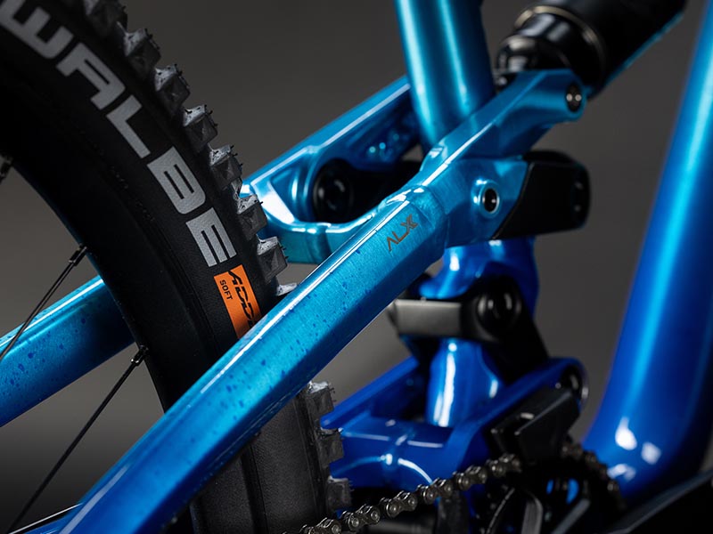 Geometri sepeda downhill Polygon Collosus DH9