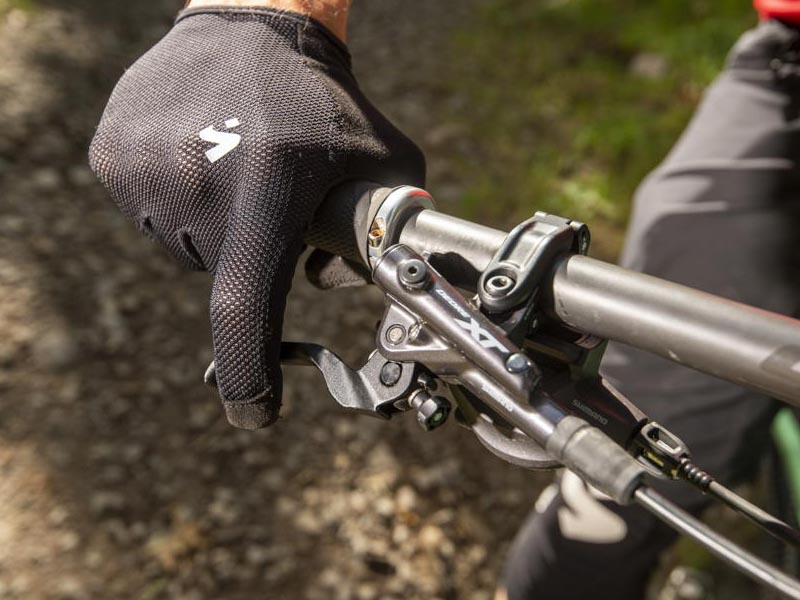 Mengerem sepeda downhill terlalu lama
