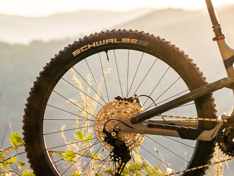 Keeping an electric bicycle’s tire pressure up