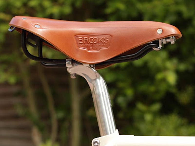 The Brooks B17 Standard saddle specs