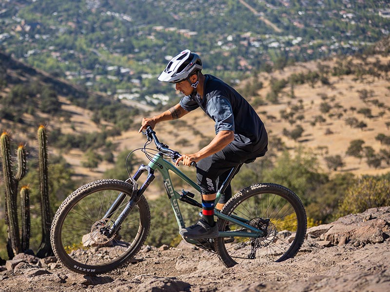 Riding the Polygon Collosus N7 MTB