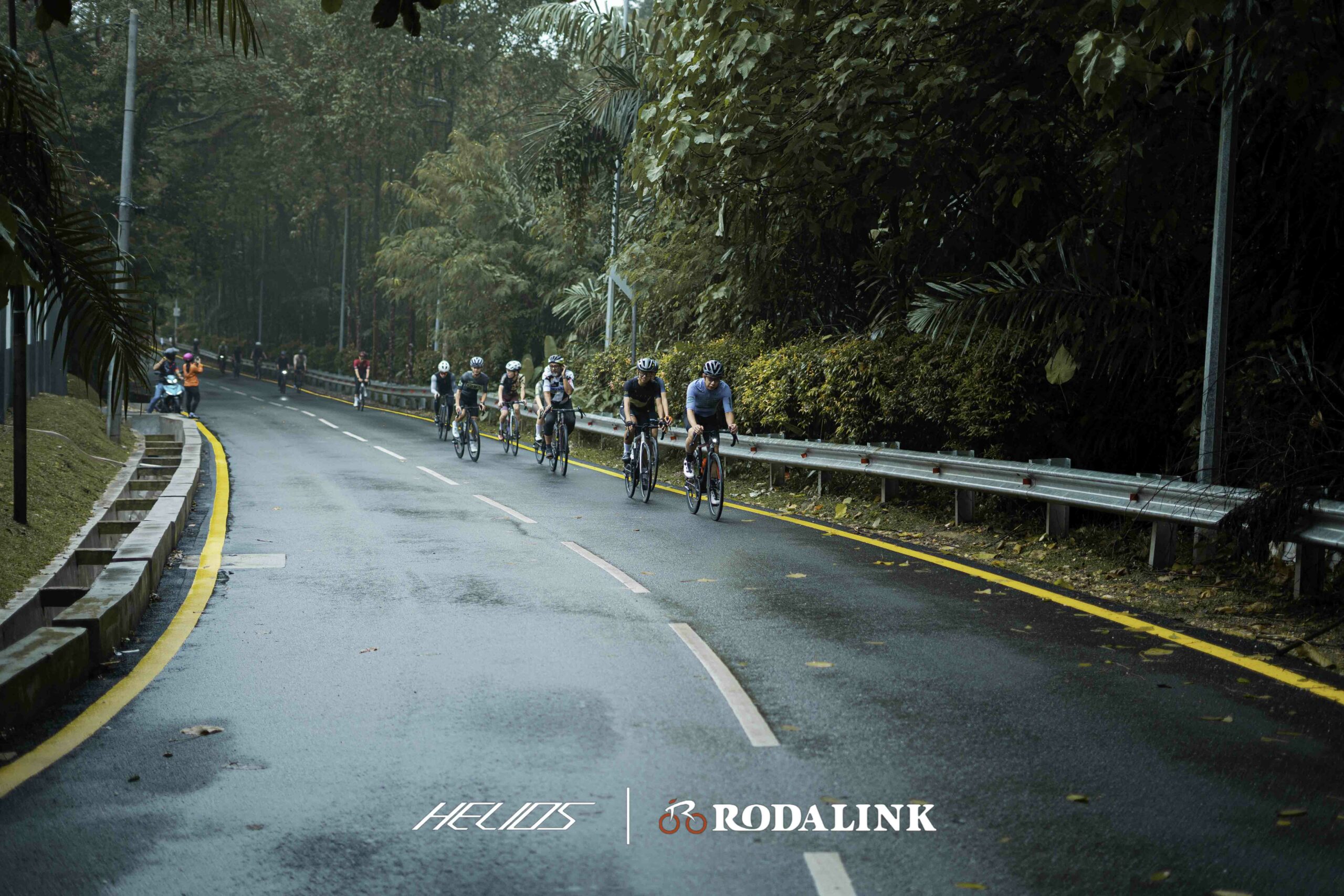 Participants were descending smoothly with the Helios A road bike